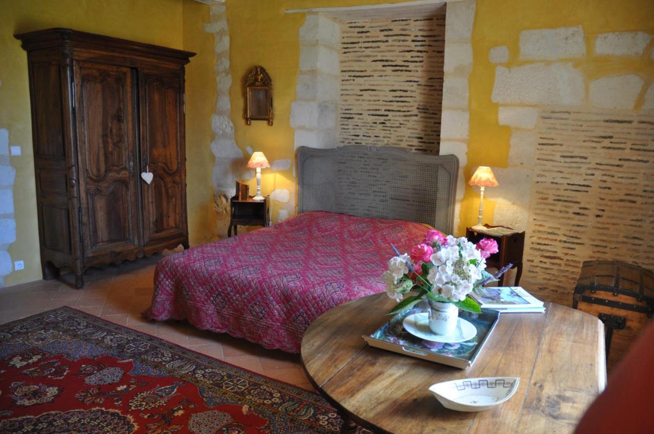Chateau La Gentilhommiere Du Puits Notre-Dame 30 Rue De L'Eglise 24110 Saint Leon Sur L'Isle Экстерьер фото