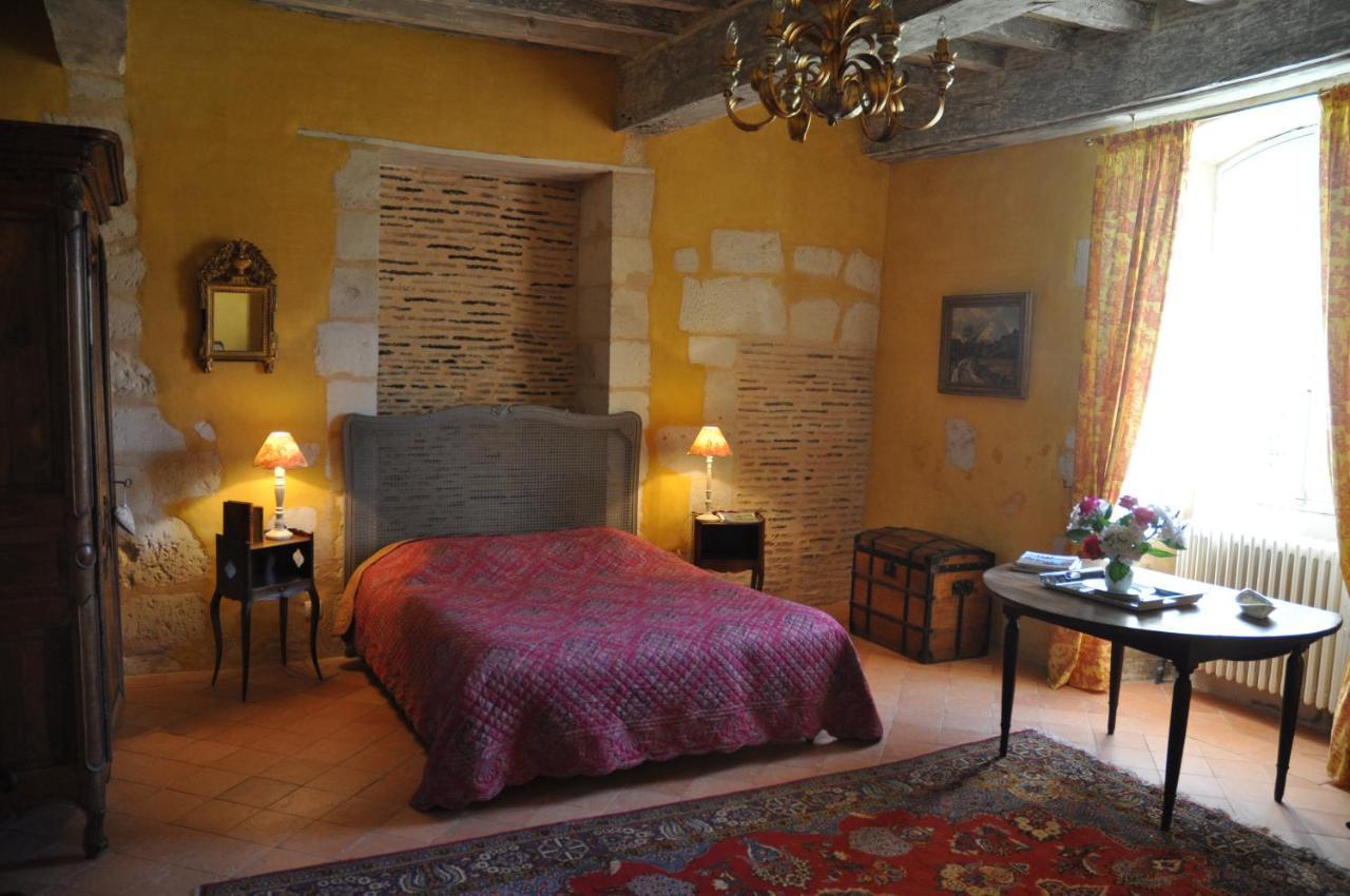 Chateau La Gentilhommiere Du Puits Notre-Dame 30 Rue De L'Eglise 24110 Saint Leon Sur L'Isle Экстерьер фото