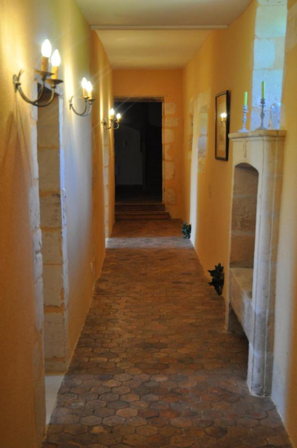 Chateau La Gentilhommiere Du Puits Notre-Dame 30 Rue De L'Eglise 24110 Saint Leon Sur L'Isle Экстерьер фото